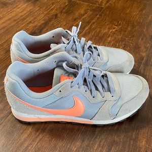 Nike Women's Gray and Coral Athletic Sneakers